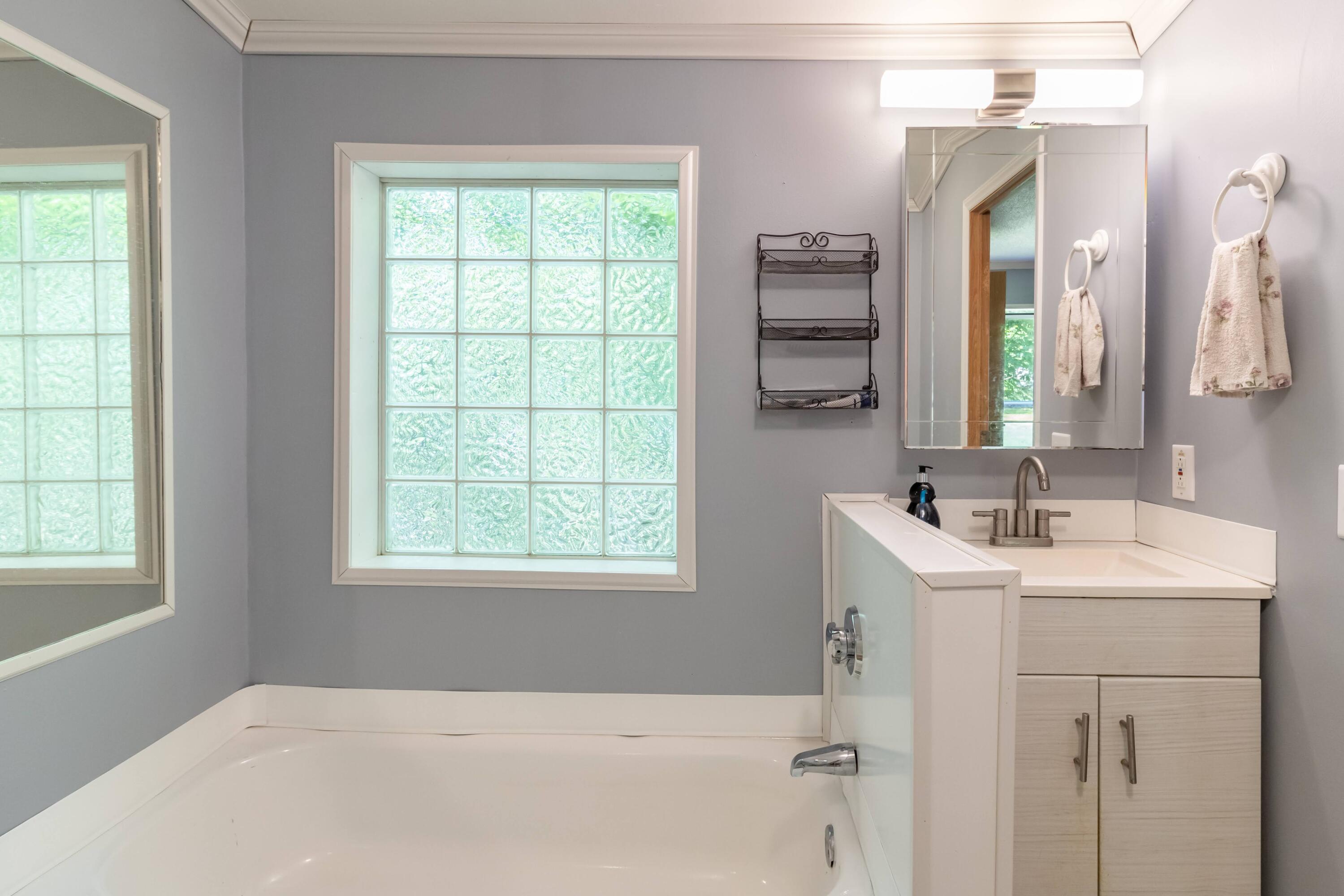 1251 River Road Bucksport, ME 04416 - Photo 19 of 32 1251 River Road Interiors-2