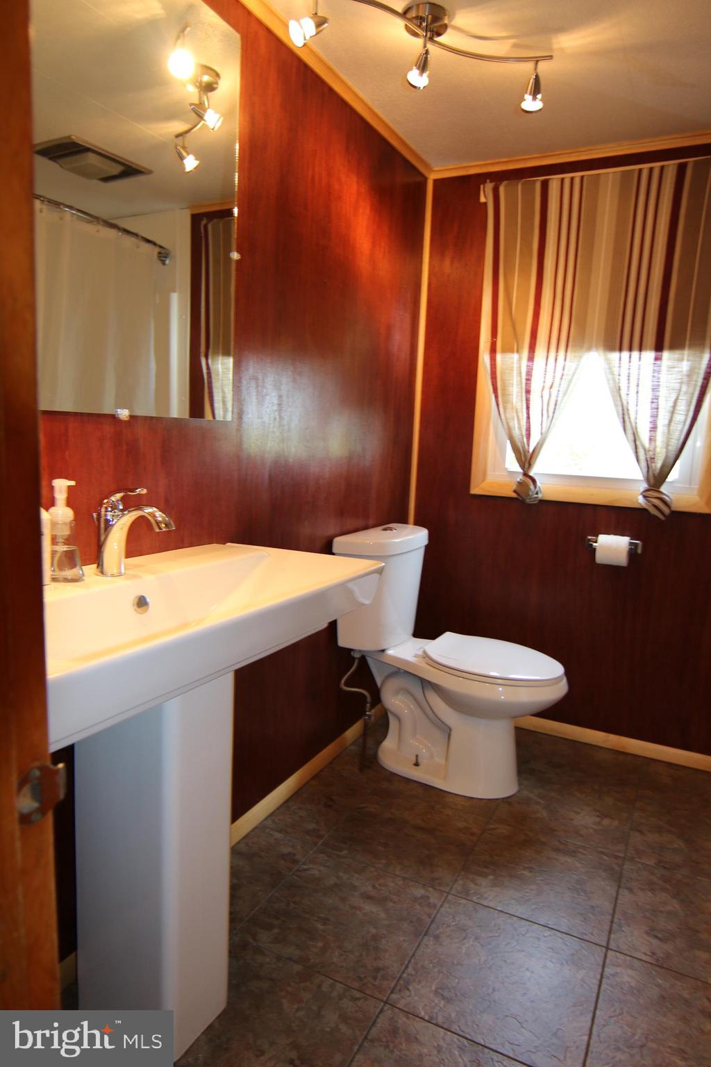 1115 Strites Road Harrisburg, PA 17111 - Photo 17 of 47 Gallery Image 17