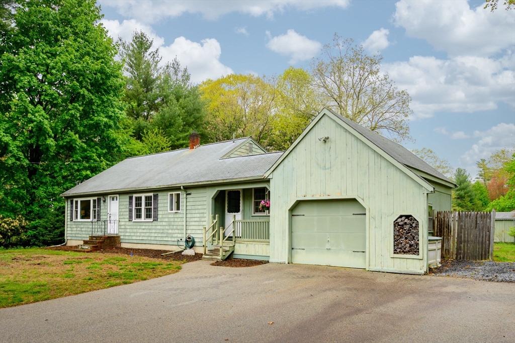 101 Brook Bend Road Hanover, MA 02339 - Photo 2 of 36 Gallery Image 2