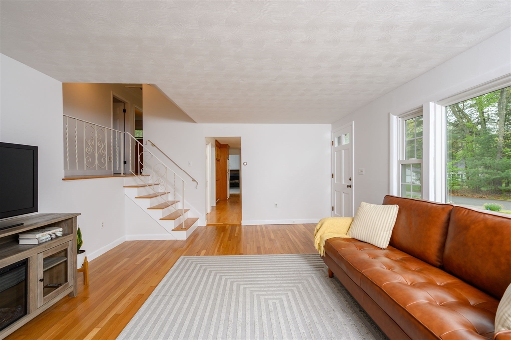 101 Brook Bend Road Hanover, MA 02339 - Photo 4 of 36 Gallery Image 4