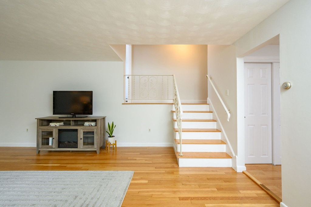 101 Brook Bend Road Hanover, MA 02339 - Photo 6 of 36 Gallery Image 6