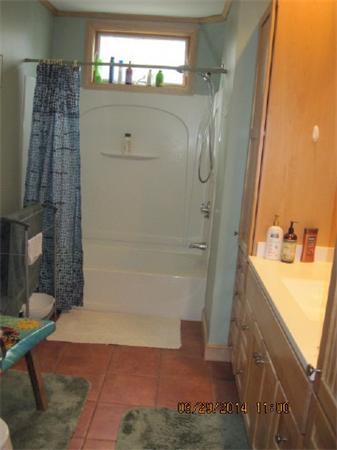 26 Hapgood Road Worcester, MA 01605 - Photo 8 of 9 Gallery Image 8