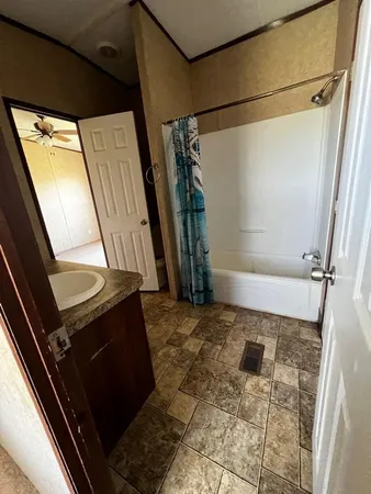 $2,500 | 18352 Wilber Road, Hamshire, TX 77622