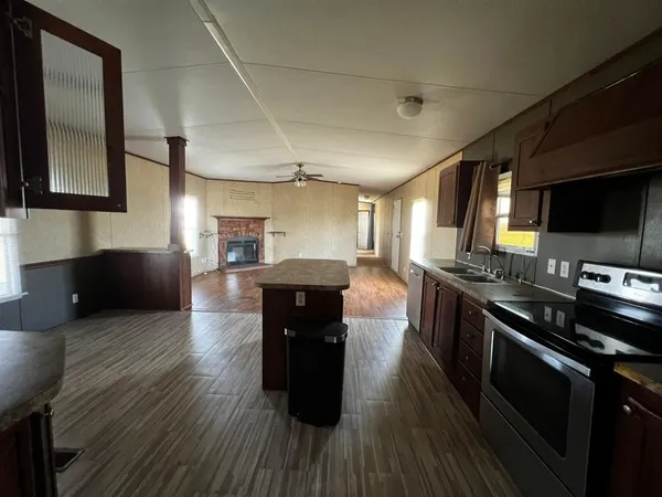 $2,500 | 18352 Wilber Road, Hamshire, TX 77622