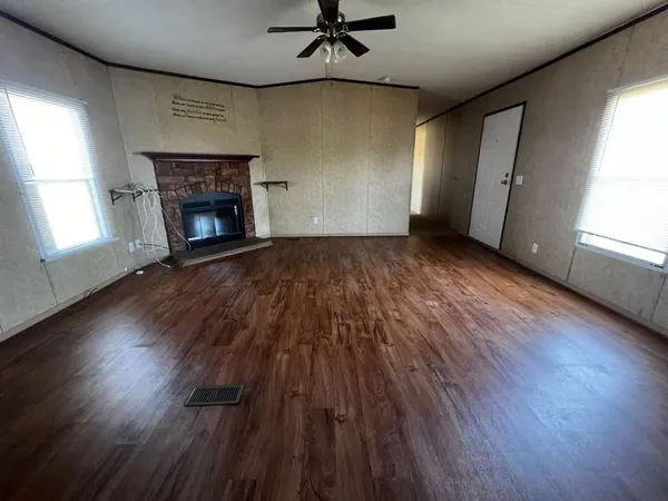 $2,500 | 18352 Wilber Road, Hamshire, TX 77622