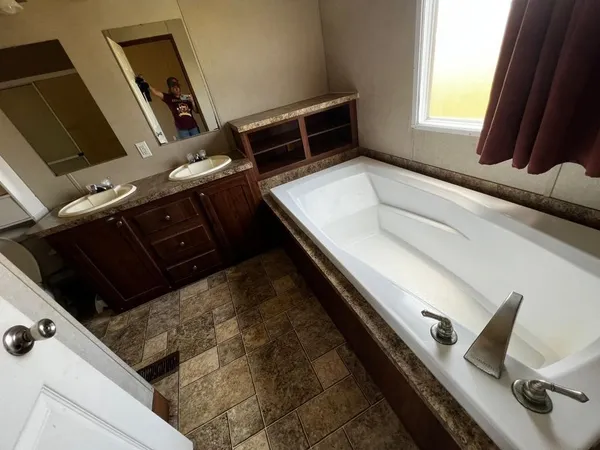 $2,500 | 18352 Wilber Road, Hamshire, TX 77622