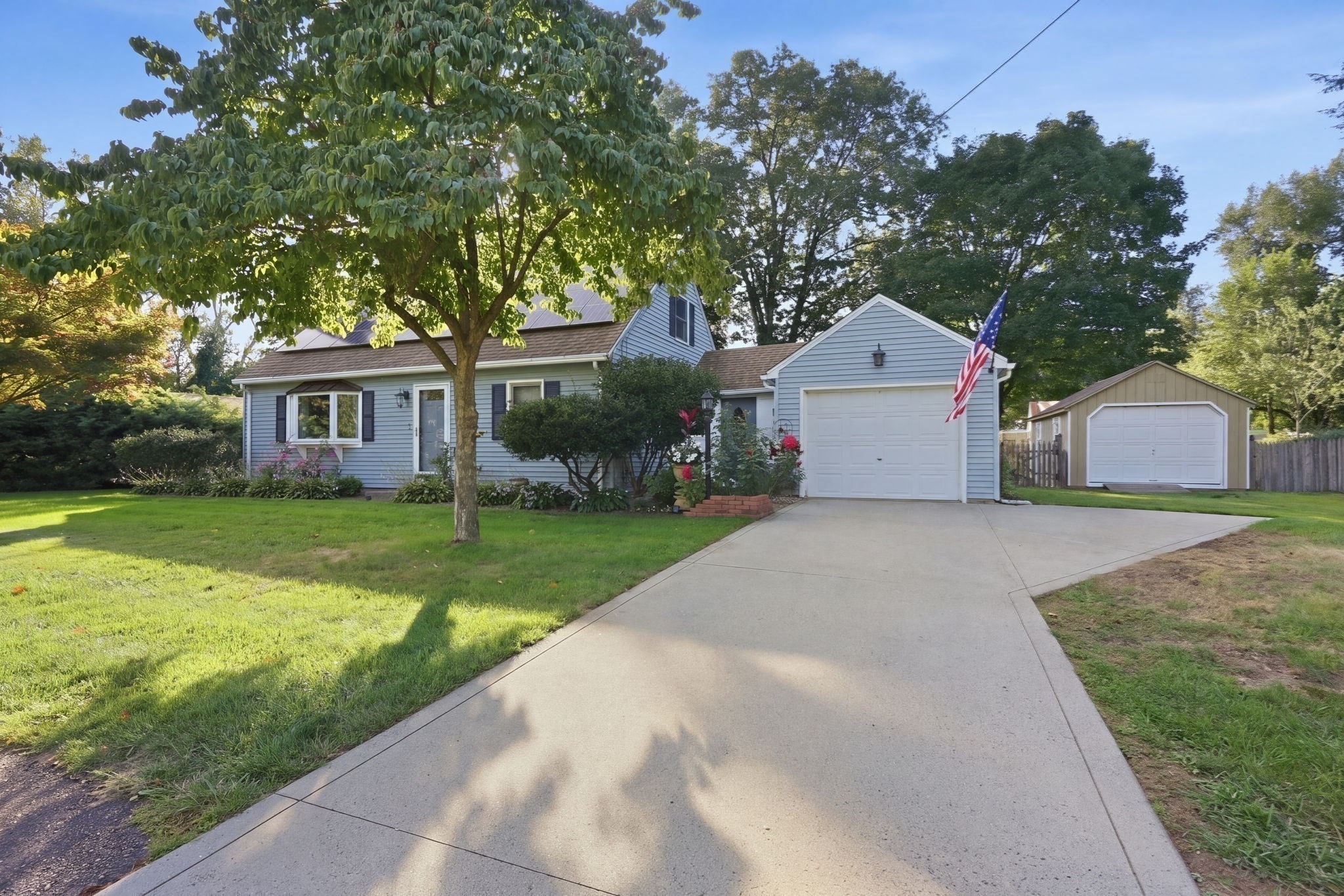 46 Country Road Agawam, MA 01001 - Photo 2 of 42 Gallery Image 2