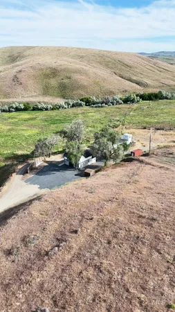 $525,000 | 5850 Lockett Road, Huntington, OR 97907