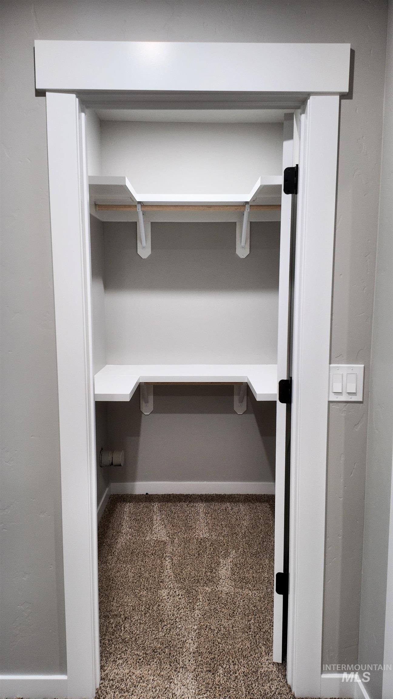 5850 Lockett Road Huntington, OR 97907 - Photo 25 of 49 View of closet