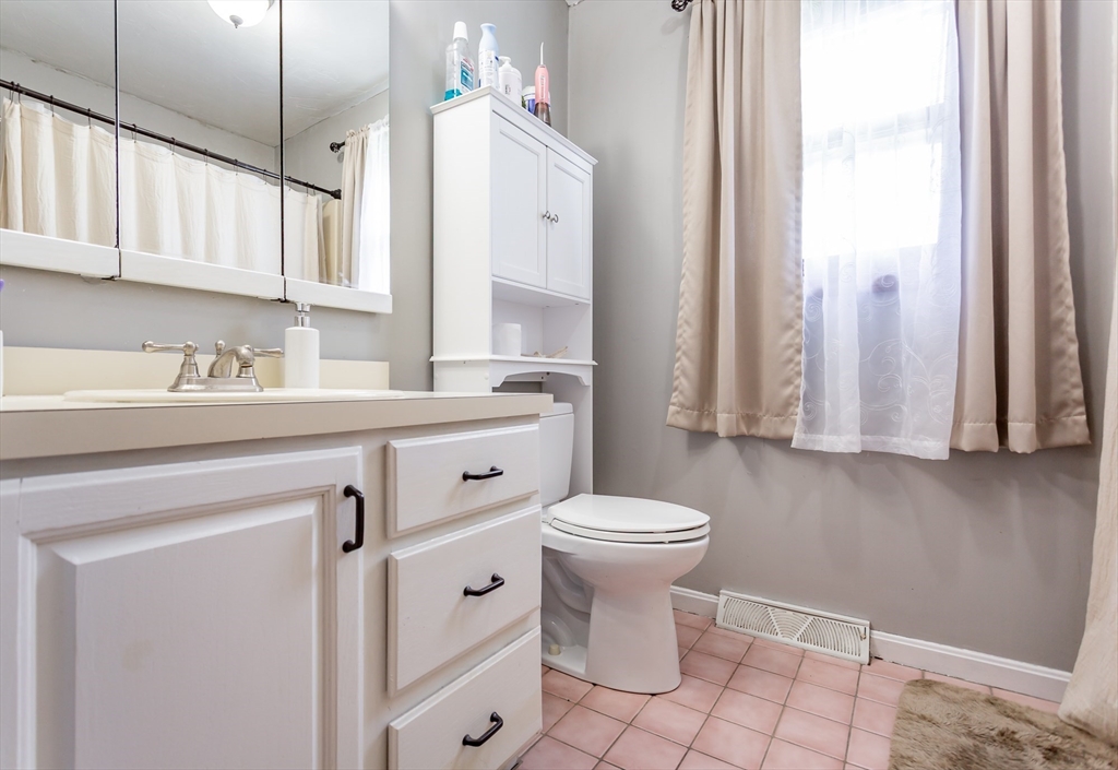 688 Sodom Road Westport, MA 02790 - Photo 16 of 29 Gallery Image 16