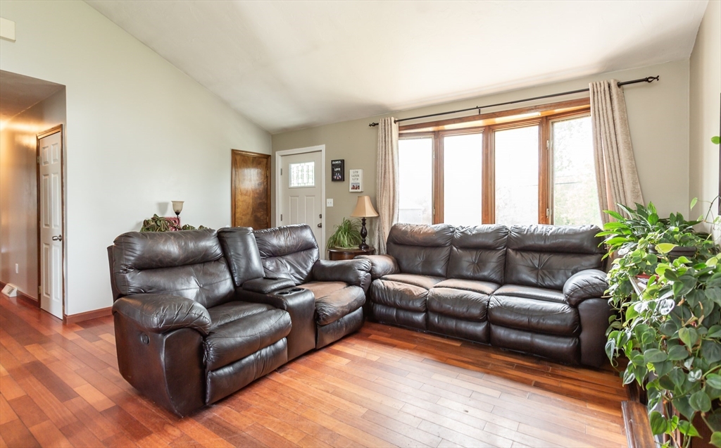 688 Sodom Road Westport, MA 02790 - Photo 5 of 29 Gallery Image 5