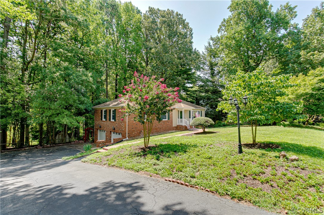 65 Goodward Road North Chesterfield, VA 23236 - Photo 3 of 29 Gallery Image 3
