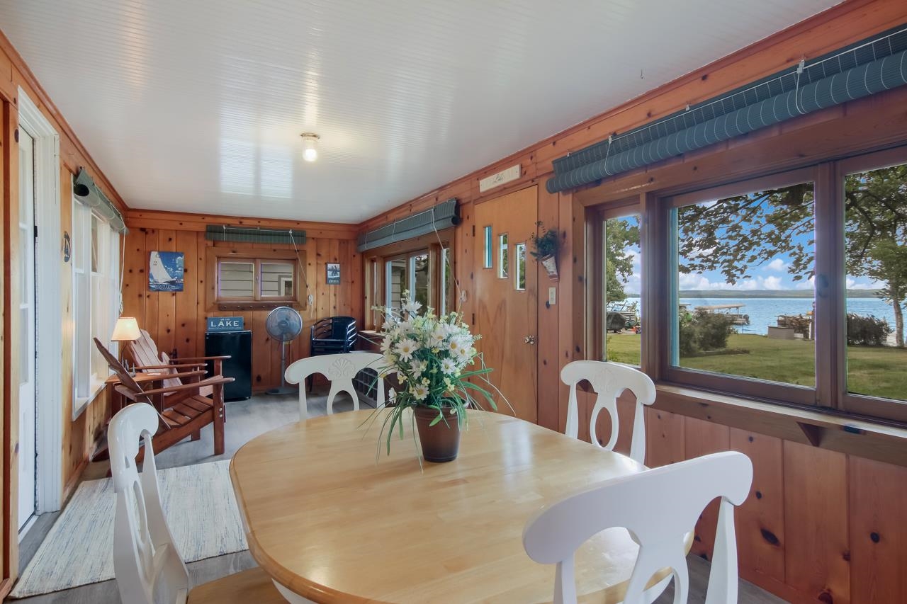 8450 South Lakeview Road Traverse City, MI 49684 - Photo 14 of 33 1902387-13.JPG