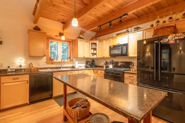 $699,999 | 248 Long Pond Road, Great Pond, ME 04408