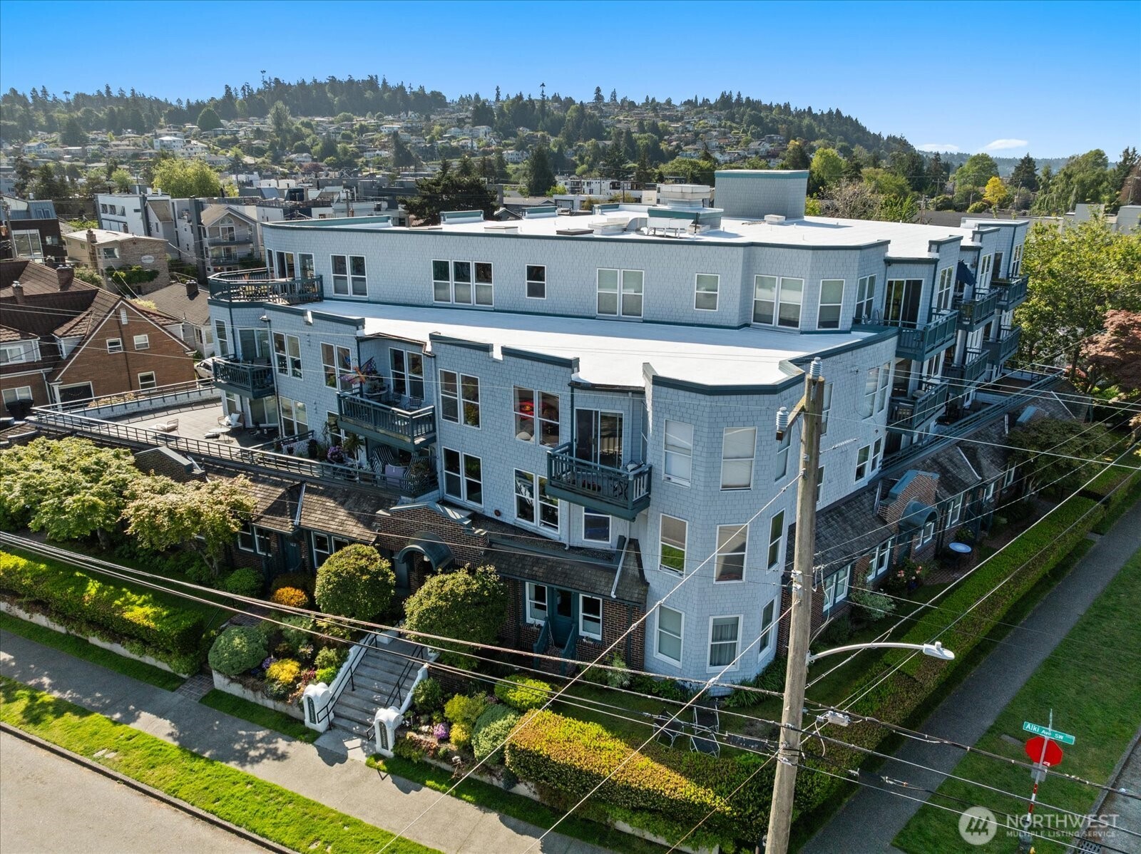2920 Alki Avenue Southwest, Unit 409 Seattle, WA 98116 - Photo 3 of 26
