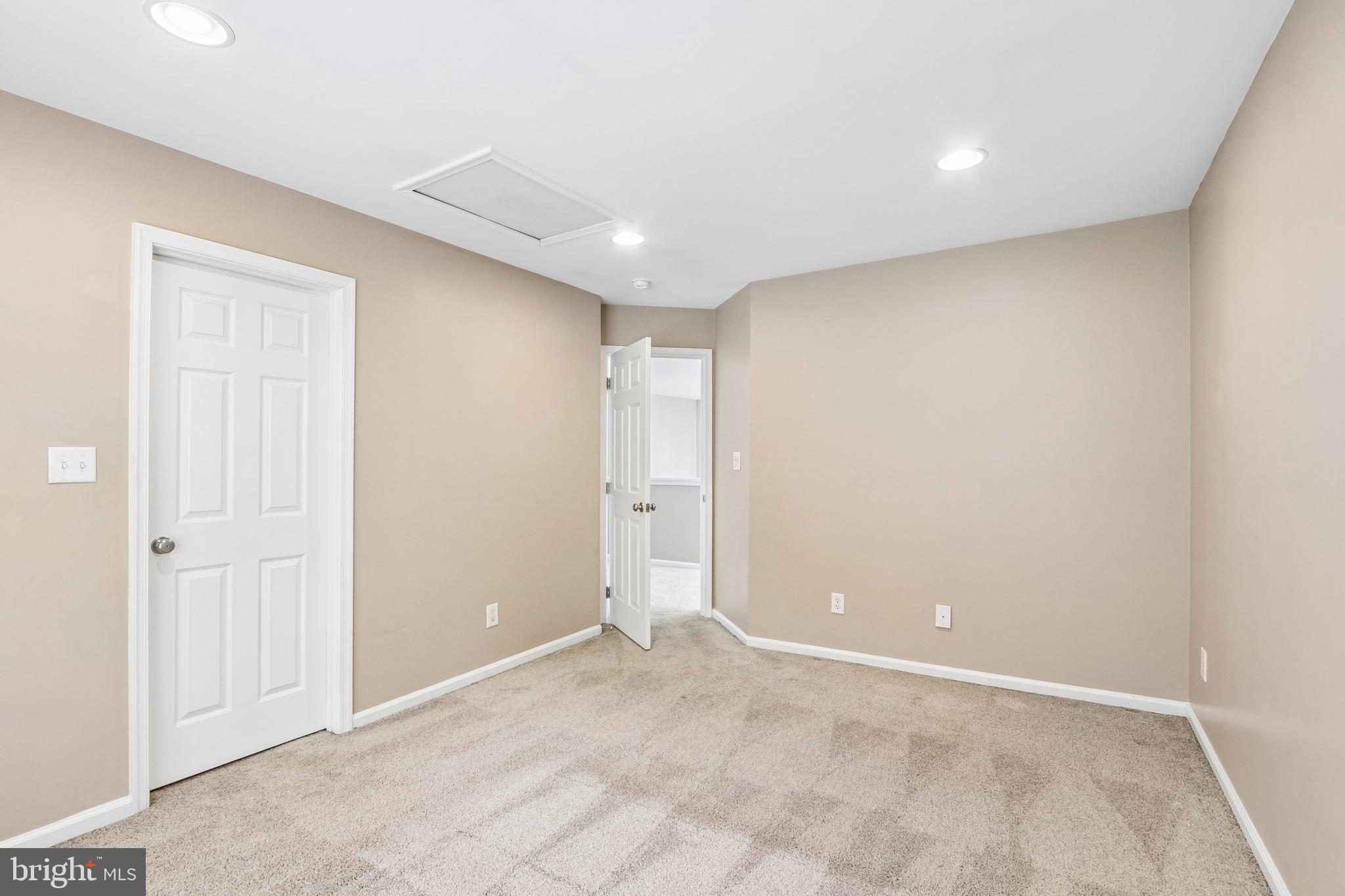 26 Raintree Drive Sicklerville, NJ 08081 - Photo 63 of 82 Extra basement room #2