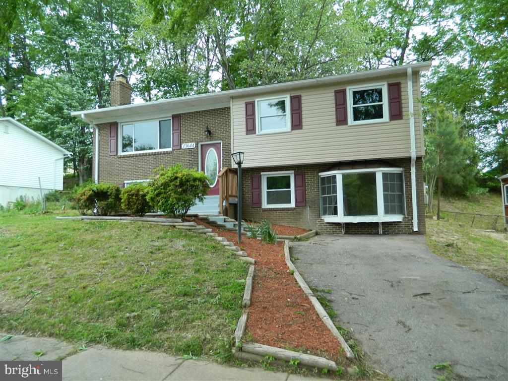 13644 Kingsman Road Woodbridge, VA 22193 - Photo 1 of 27 Gallery Image 1