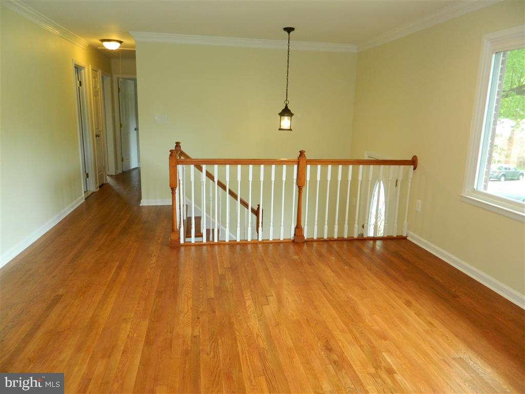 13644 Kingsman Road Woodbridge, VA 22193 - Photo 11 of 27 Gallery Image 11