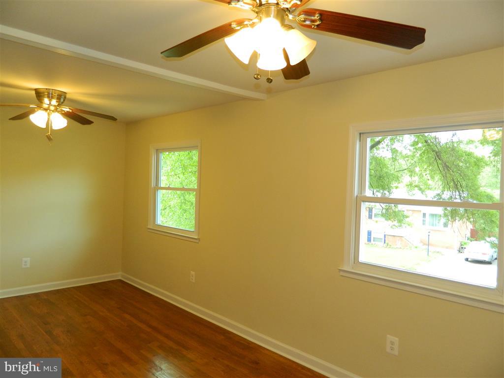 13644 Kingsman Road Woodbridge, VA 22193 - Photo 13 of 27 Gallery Image 13
