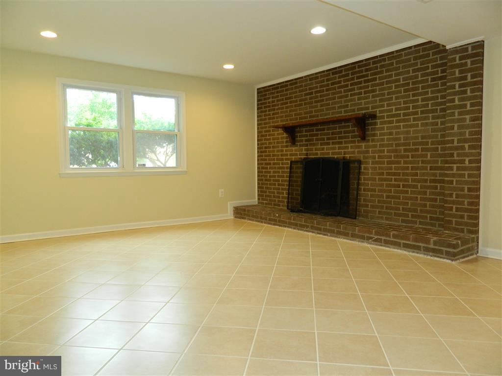 13644 Kingsman Road Woodbridge, VA 22193 - Photo 14 of 27 Gallery Image 14