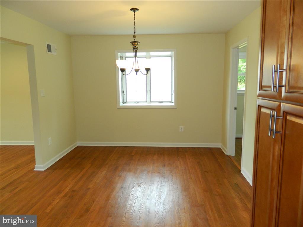13644 Kingsman Road Woodbridge, VA 22193 - Photo 18 of 27 Gallery Image 18