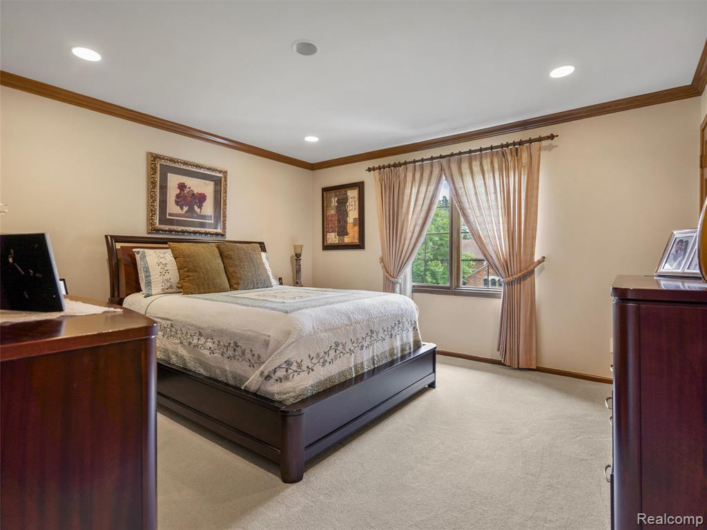 1732 Rapids Way Rochester Hills, MI 48309 - Photo 25 of 37