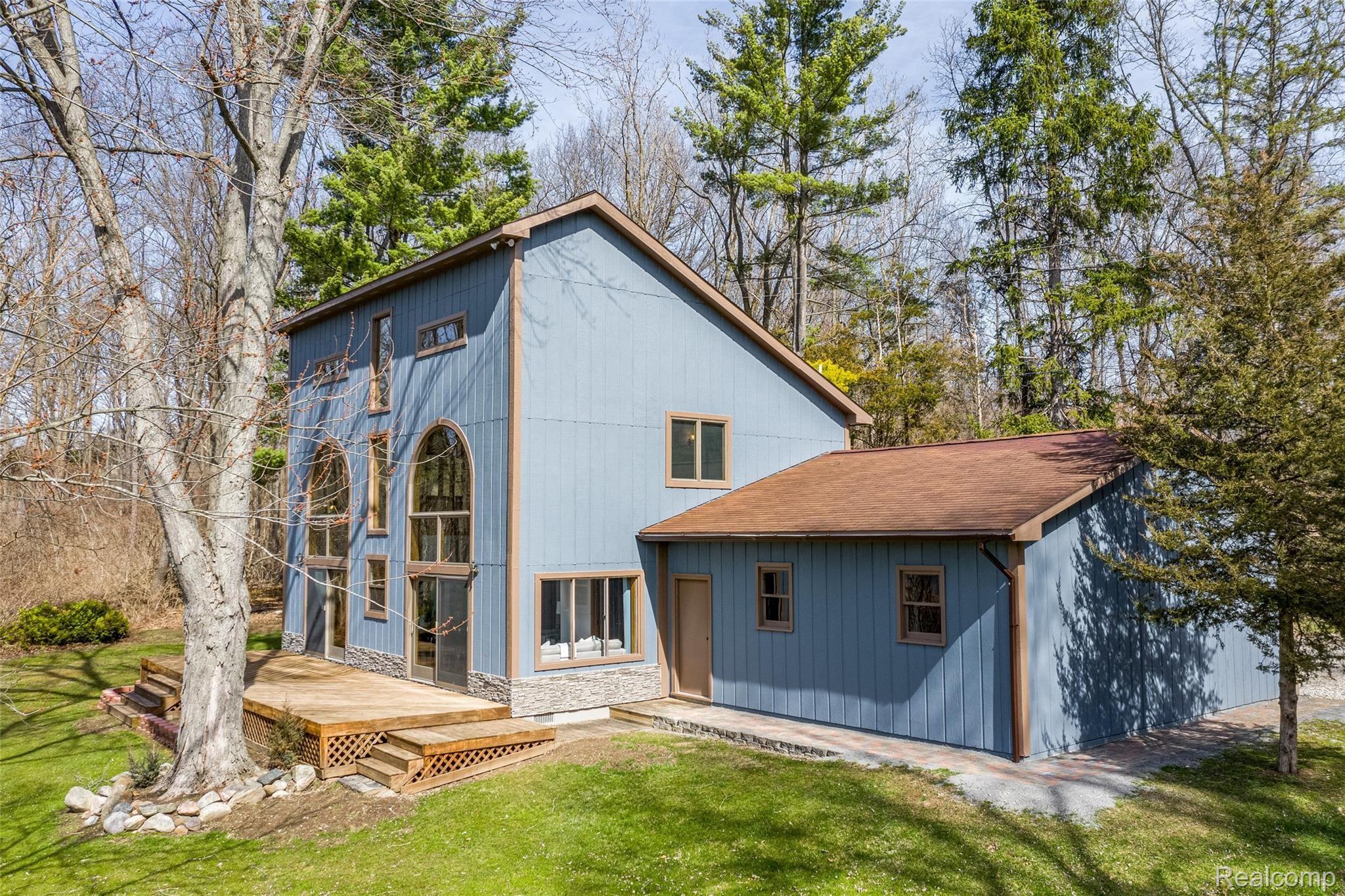 4100 Pardee Lake Road Howell, MI 48843 - Photo 25 of 35 Drone4.jpg