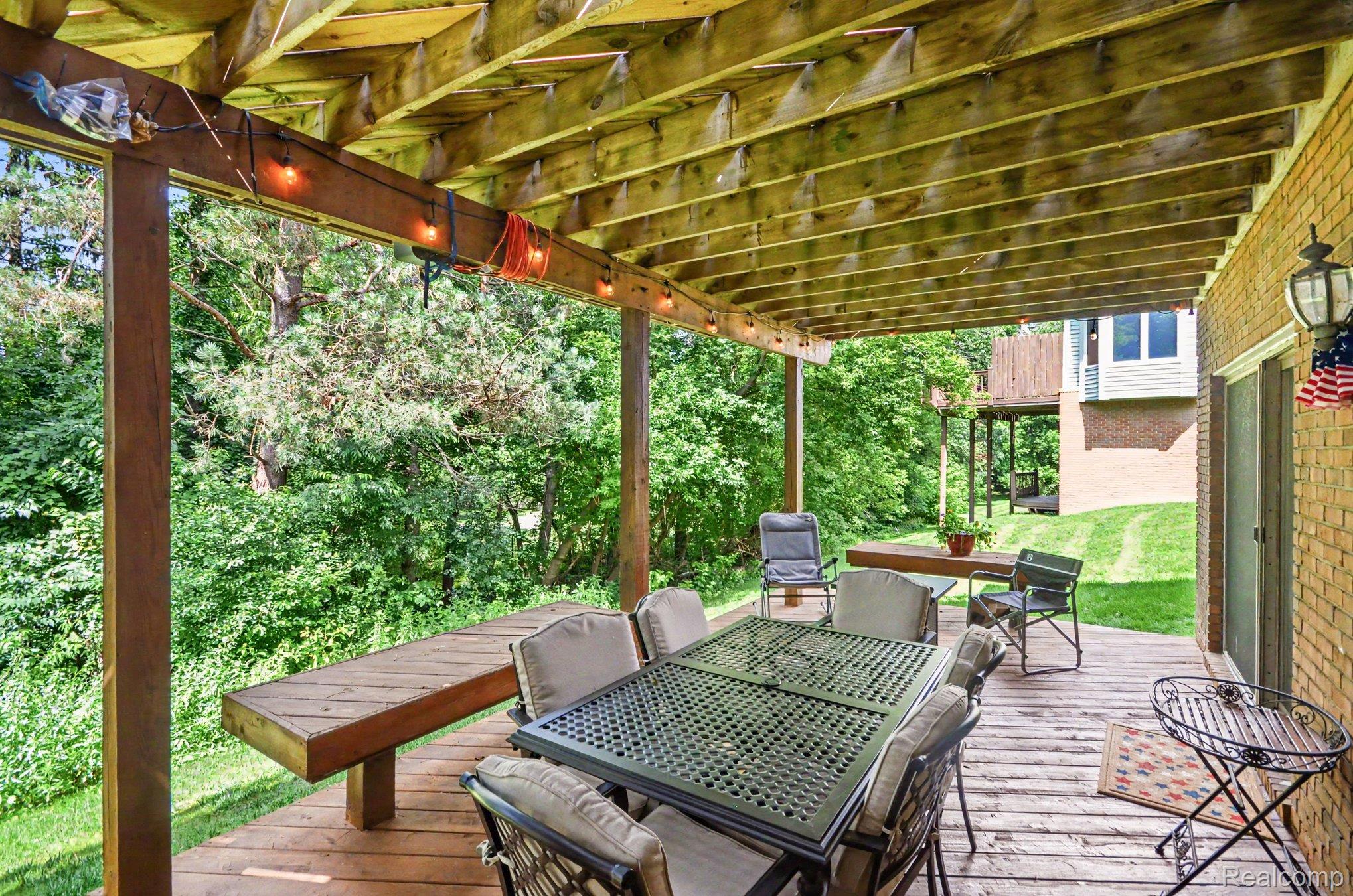 6638 Ridgeview Drive Clarkston, MI 48346 - Photo 24 of 28 lower level deck