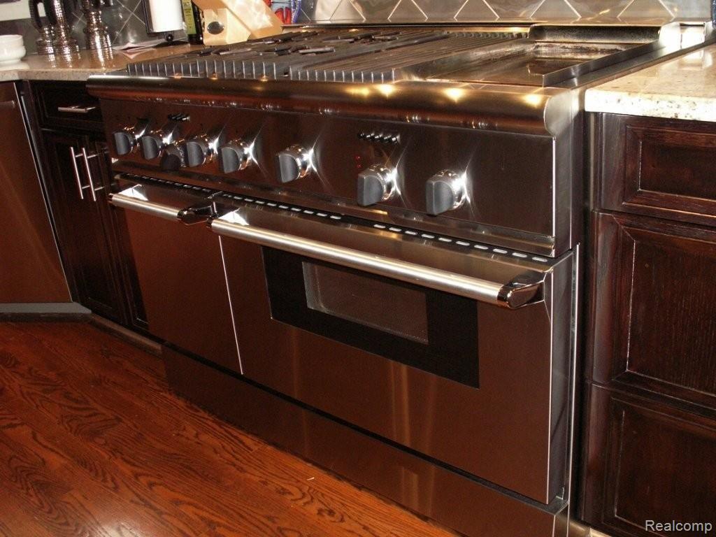 THERMADOR PROFESSIONAL STOVE