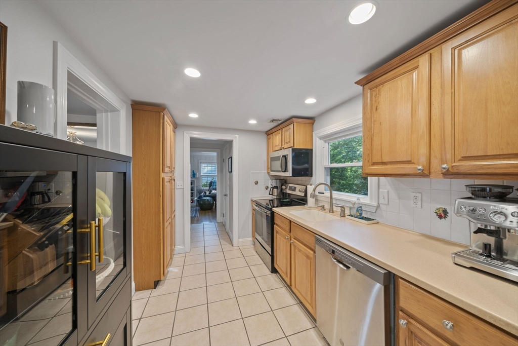 83 Forbes Hill Road, Unit 1 Quincy, MA 02170 - Photo 10 of 42