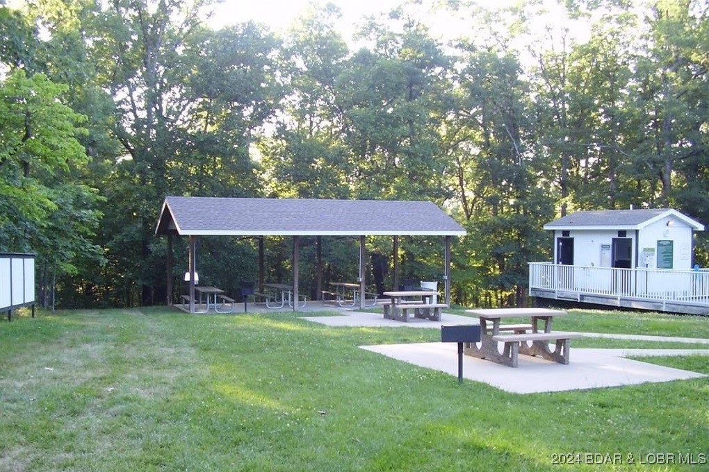 7 Columbine Road Four Seasons, MO 65049 - Photo 10 of 12 Picnic Area