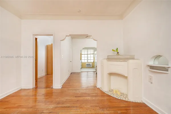 $2,200 | 830 Euclid Avenue, Unit 8, Miami Beach, FL 33139