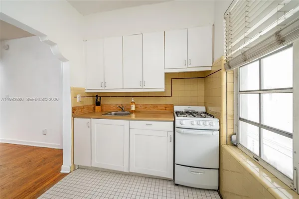 $2,200 | 830 Euclid Avenue, Unit 8, Miami Beach, FL 33139