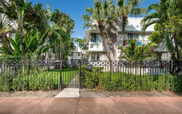 $2,200 | 830 Euclid Avenue, Unit 8, Miami Beach, FL 33139