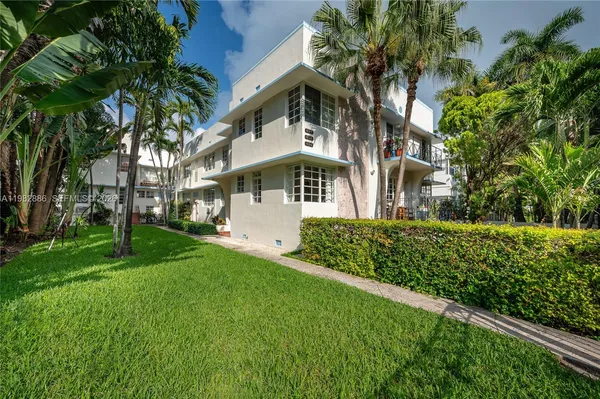 $2,200 | 830 Euclid Avenue, Unit 8, Miami Beach, FL 33139