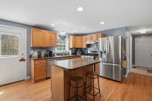 $630,000 | 7 Nelson Road, Charlton, MA 01507