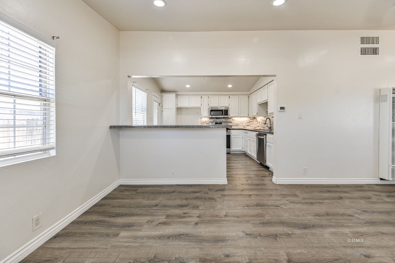 305 North Florence Street Ridgecrest, CA 93555 - Photo 8 of 30
