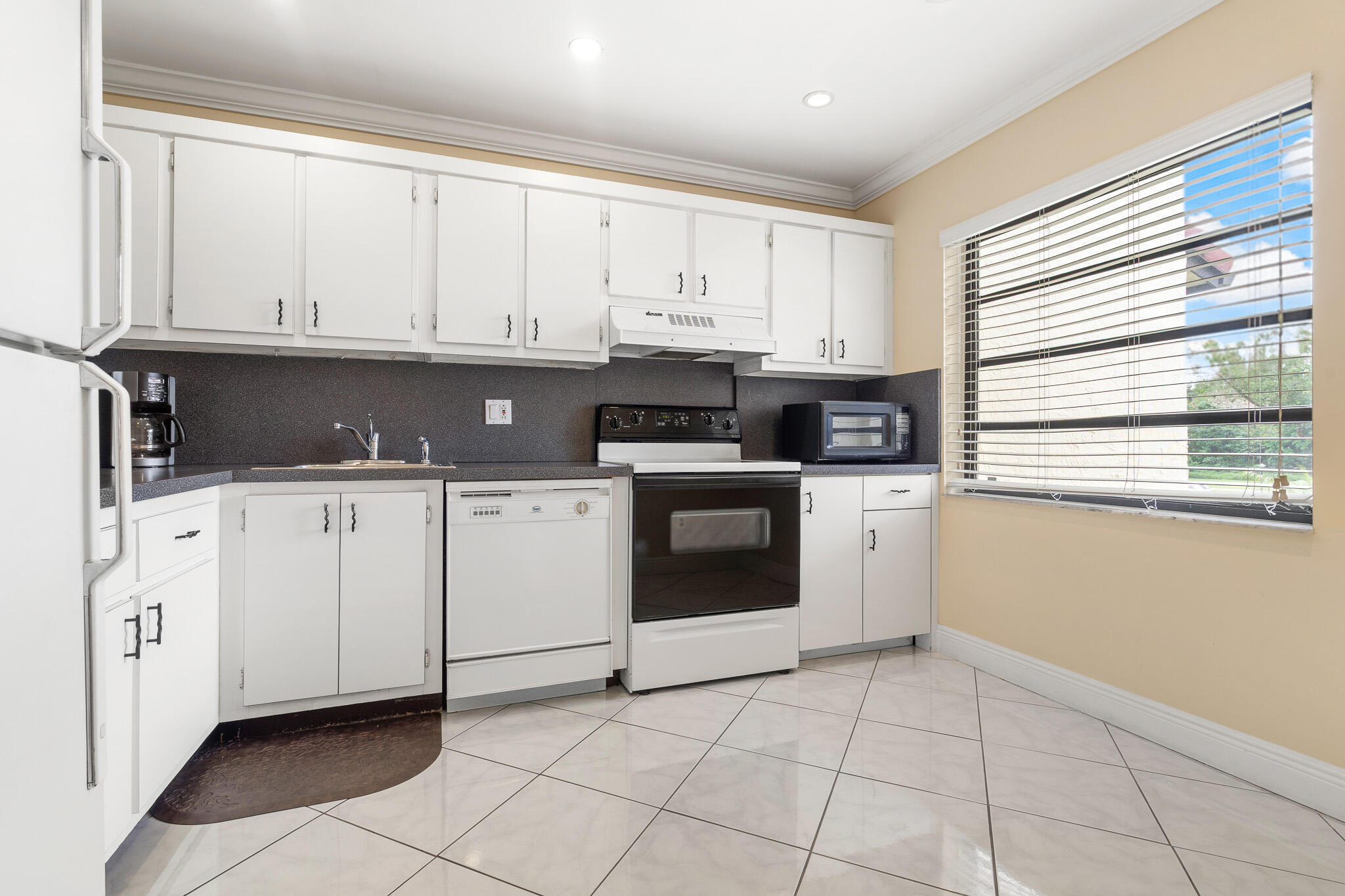 21218 Lago Circle, Unit H Boca Raton, FL 33433 - Photo 13 of 43 DSC01667-Edit