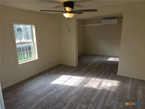$700 | 602 East Whitson Street, Moody, TX 76557