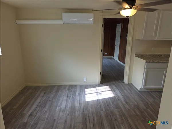 $700 | 602 East Whitson Street, Moody, TX 76557