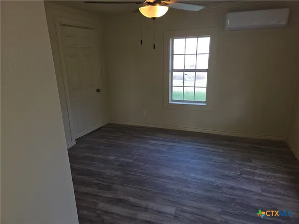 $700 | 602 East Whitson Street, Moody, TX 76557