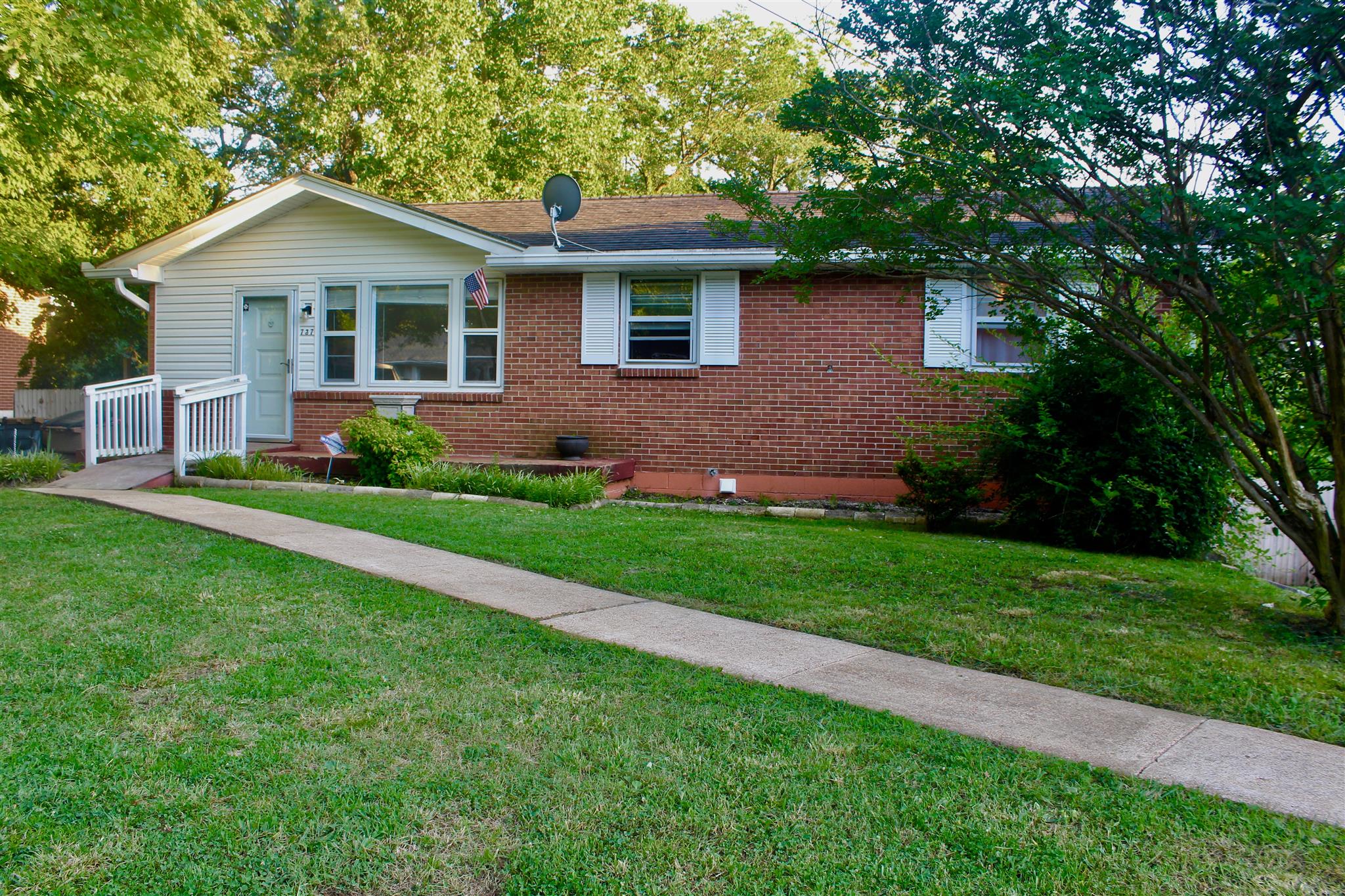 737 Reeves Road Antioch, TN 37013 - Photo 2 of 12 Gallery Image 2