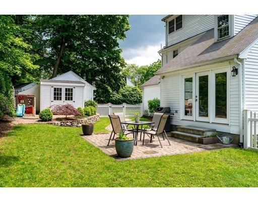 22 Pilgrim Road Wellesley, MA 02481 - Photo 5 of 19