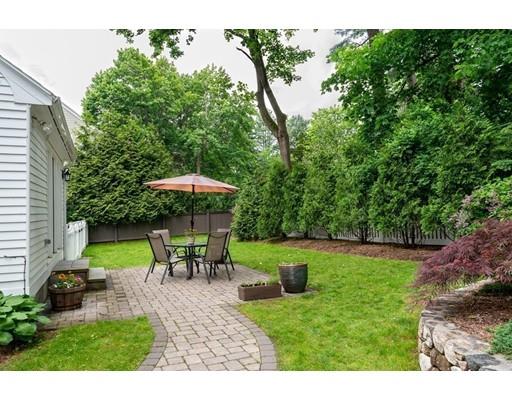 22 Pilgrim Road Wellesley, MA 02481 - Photo 6 of 19