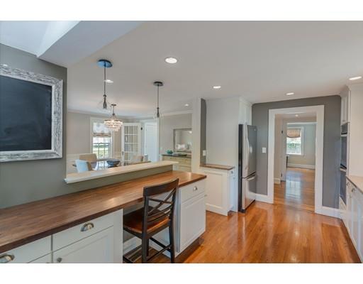 22 Pilgrim Road Wellesley, MA 02481 - Photo 10 of 19