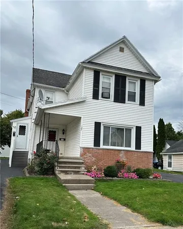 $189,900 | 127 Hutchins Street, Batavia City, NY 14020