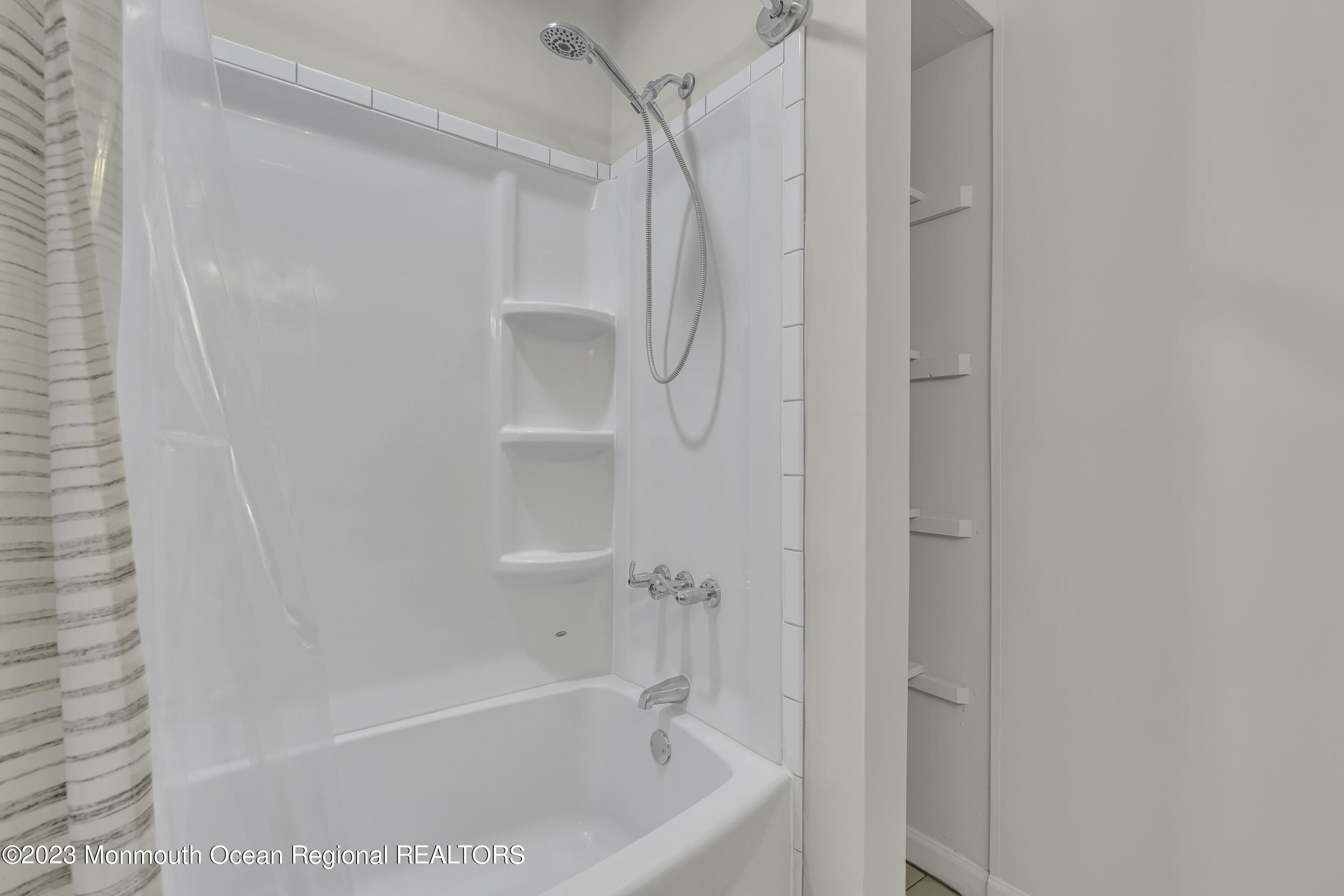 571 Martin Road Toms River, NJ 08753 - Photo 16 of 27 021_dsc00116