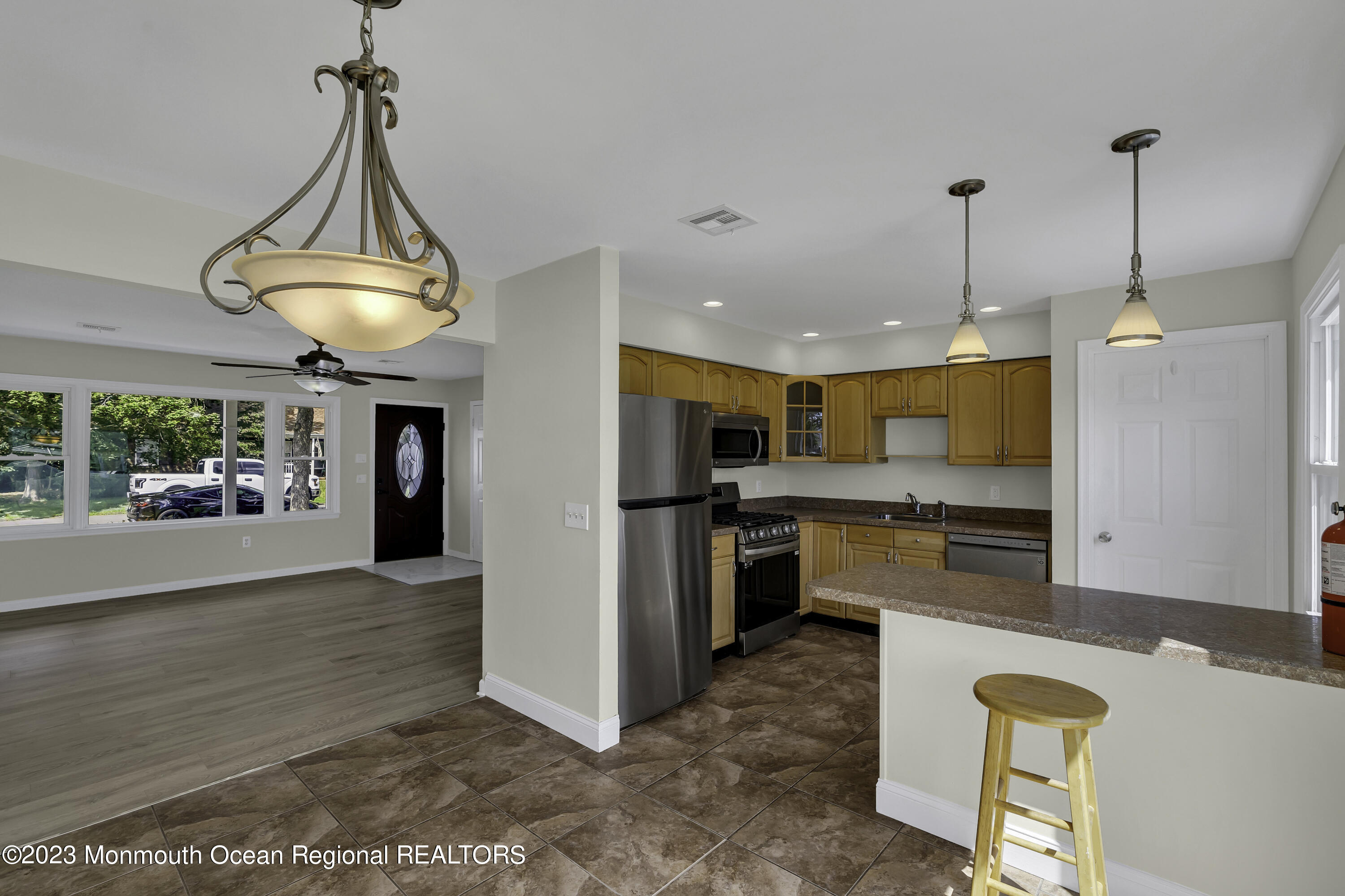 571 Martin Road Toms River, NJ 08753 - Photo 8 of 27 013_dsc00076