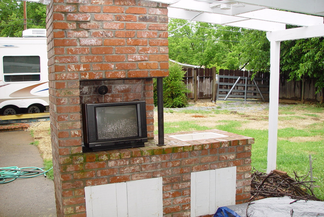4453 East Bonnyview Road Redding, CA 96001 - Photo 4 of 7 Brick BBQ & sink