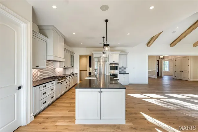 $2,733,000 | Tbb Tbb Ballas Ridge- Nottingham Ii, Des Peres, MO 63131